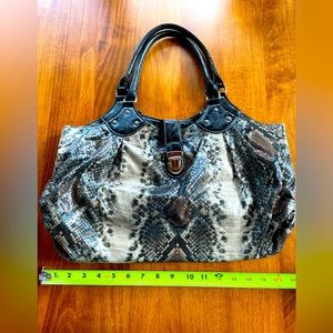 Faux Snakeskin Purse!